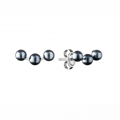 Silver earrings with pearls